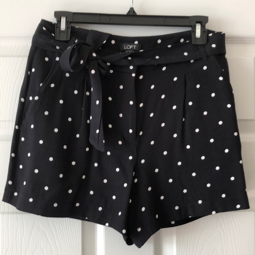 LOFT Black/White, Polka Dot Shorts. Size 4